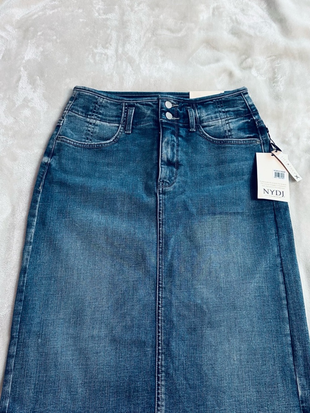 NYDJ Straight Leg Jeans in Deep Indigo